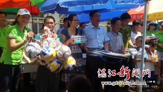 Shenzhen Lions Club donated to help Leizhou Yangjiatixia Primary School project completed (source: August 17, 2014 Zhanjiang News) news 图4张